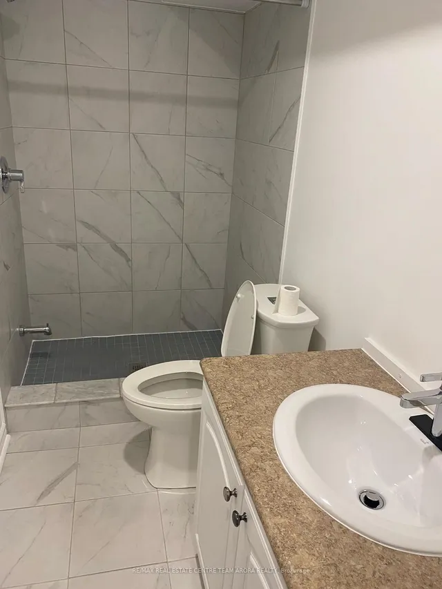 Additional image 43 of 18 Fenchurch Dr