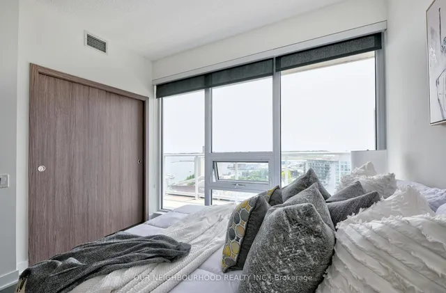 Additional image 13 of 19 Bathurst St Unit 2111