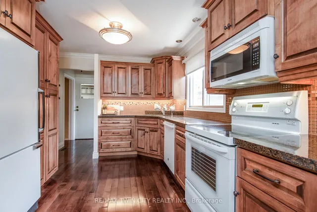 Additional image 8 of 31 Carwood Cres