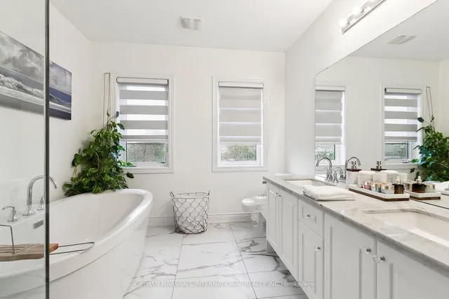 Additional image 12 of 185 Norseman St Unit 5