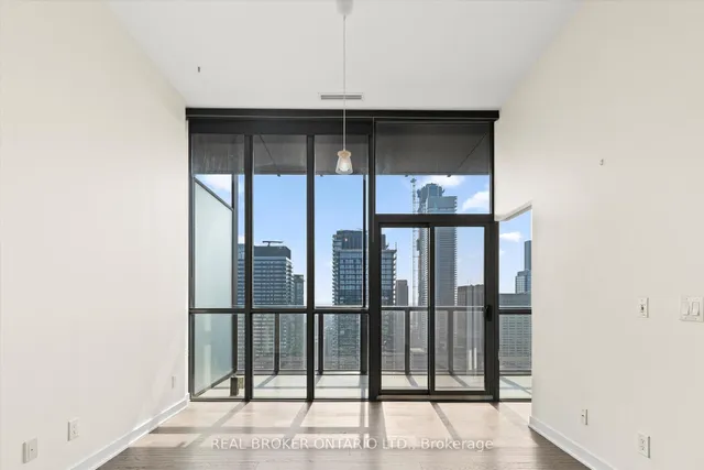 Additional image 14 of 110 Charles St Unit PH 4403