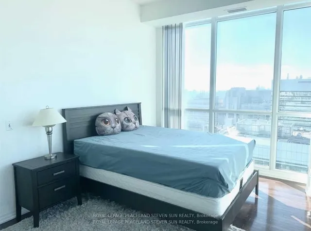 Additional image 10 of 770 Bay St Unit Ph208