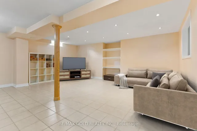 Additional image 39 of 58 Hall Cres