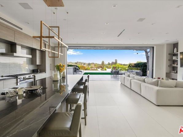 12311 11th Helena Dr, Los Angeles, CA 90049