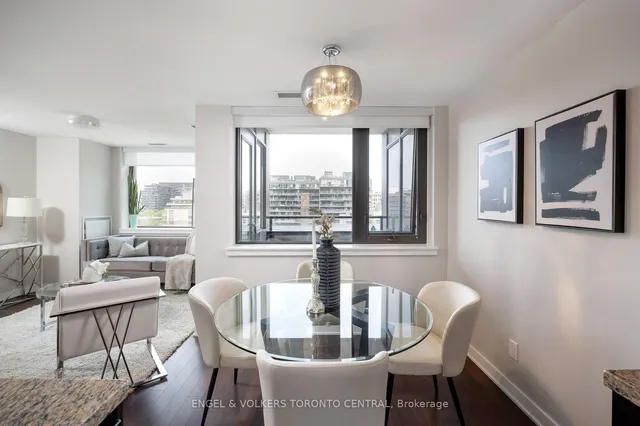 Additional image 19 of 400 Wellington St Unit 1001