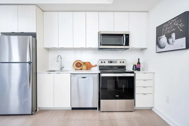 Additional image 6 of 859 The Queensway Unit 403