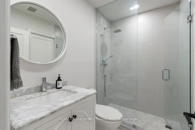 Additional image 26 of 2109 Wellington Ave