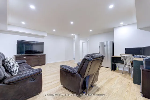 Additional image 29 of 566 Queen Mary Dr