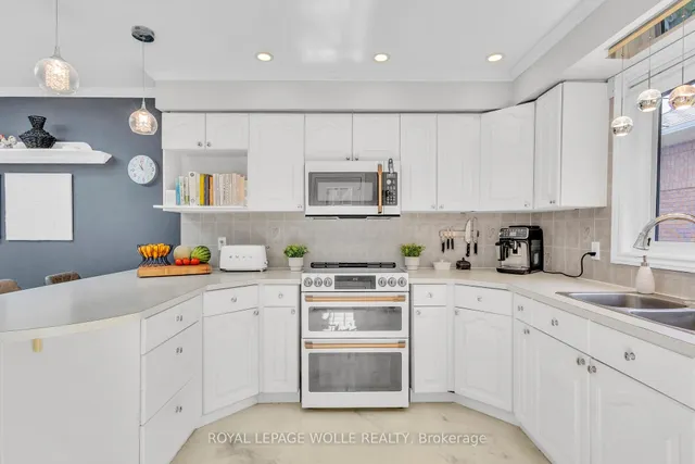 Additional image 19 of 34 Daimler Dr