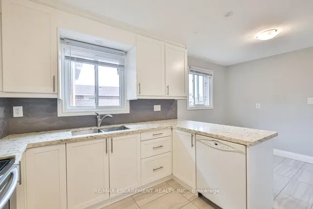 Additional image 12 of 19 Deerpark Cres