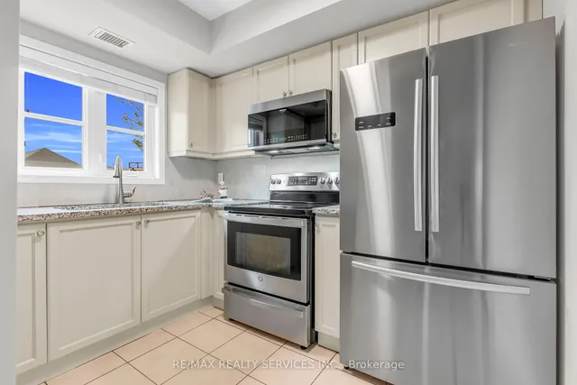 Additional image 22 of 60 Baycliffe Cres Unit 104