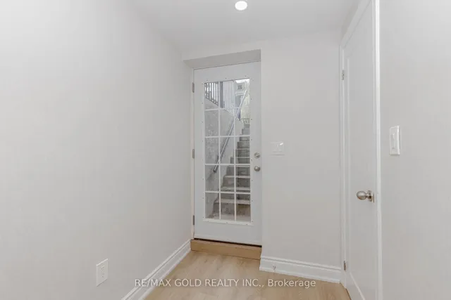 Additional image 35 of 16 Polygon Crt