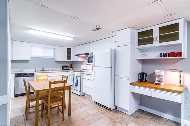 Additional image 15 of 490 Cochrane Rd