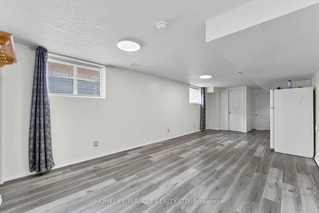 Additional image 26 of 120 Jansen Ave