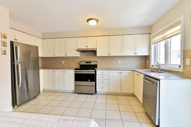 Additional image 15 of 27 Pennycross Cres Unit 3