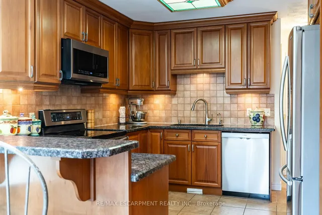 Additional image 15 of 10 Shadowdale Dr