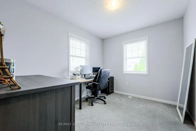 Additional image 27 of 911 Deverell Pl