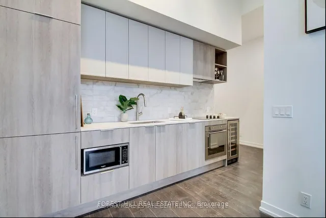 Additional image 8 of 2020 Bathurst St Unit 211