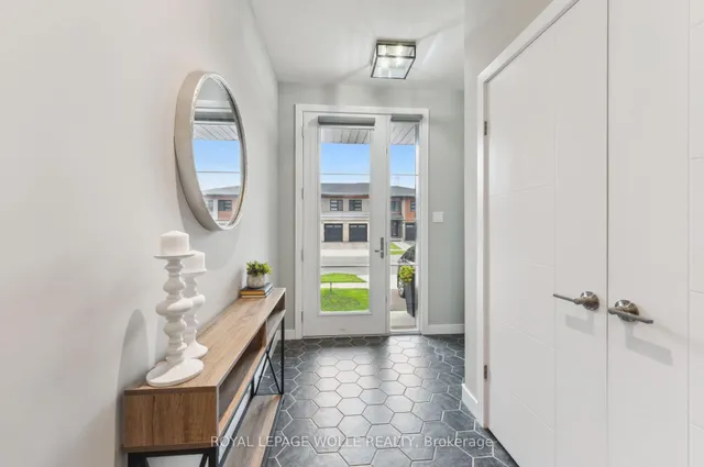 Additional image 5 of 946 Robert Ferrie Dr