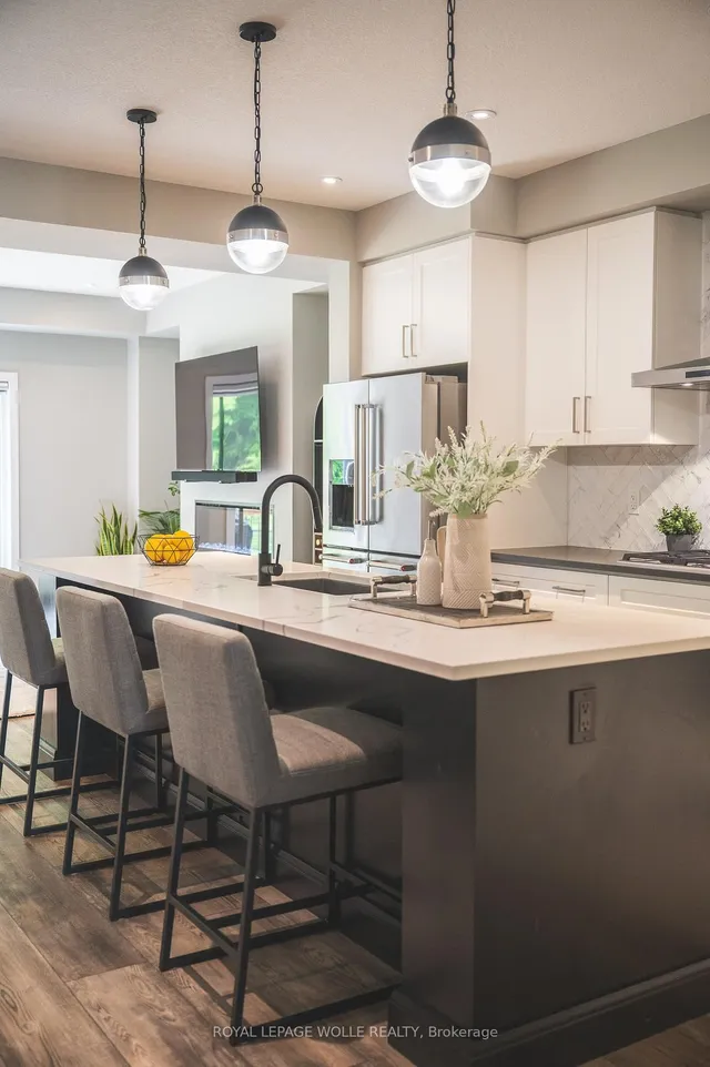 Additional image 11 of 946 Robert Ferrie Dr