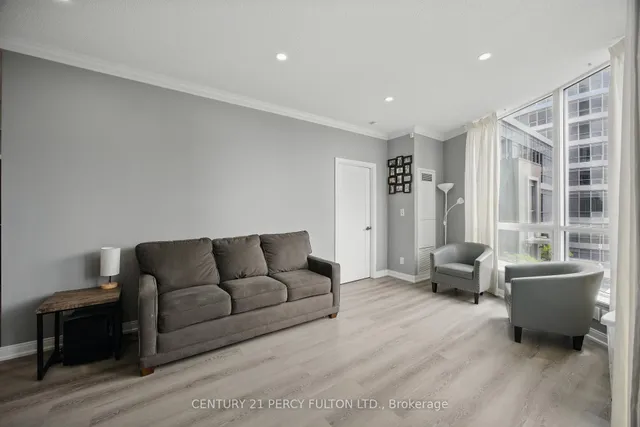 Additional image 7 of 181 Village Green Sq Unit 314