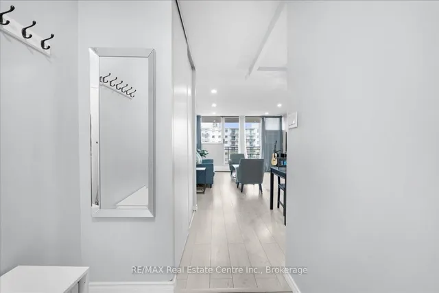 Additional image 2 of 975 WARWICK Crt Unit 806