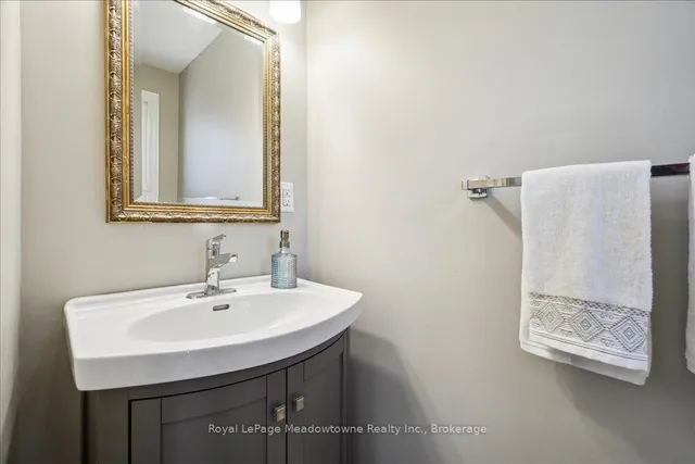 Additional image 8 of 30 Heslop Rd Unit 4