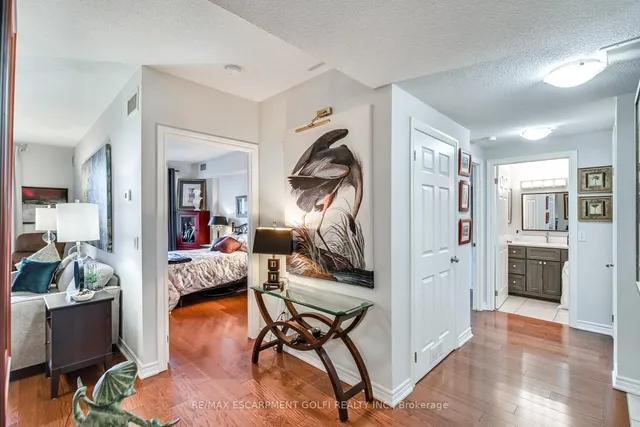 Additional image 25 of 47 Caroline St Unit 401