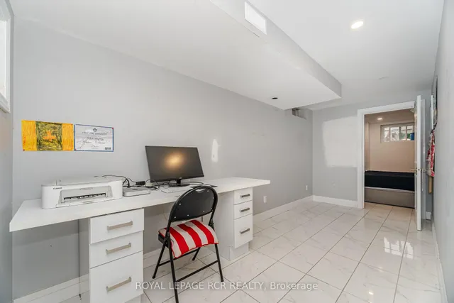 Additional image 24 of 127 Tiller Tr