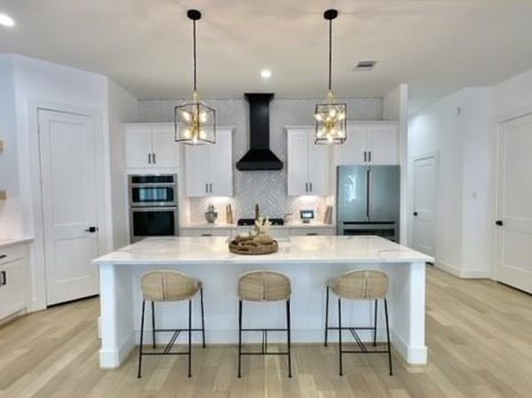 1918 Hoskins Dr, Houston, TX 77080