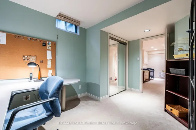 Additional image 29 of 38 Fellowes Cres