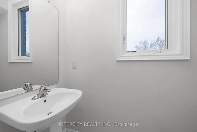 Additional image 21 of 36 Queenpost Dr