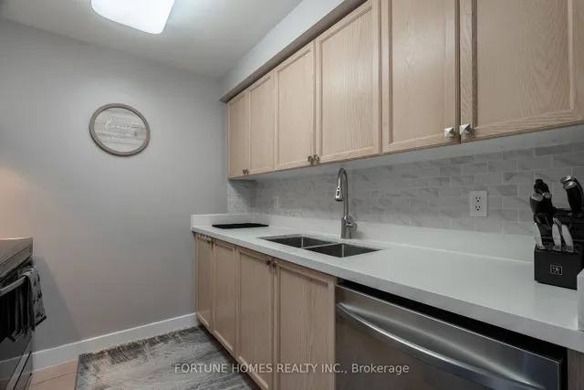 Additional image 17 of 650 Lawrence Ave Unit 816