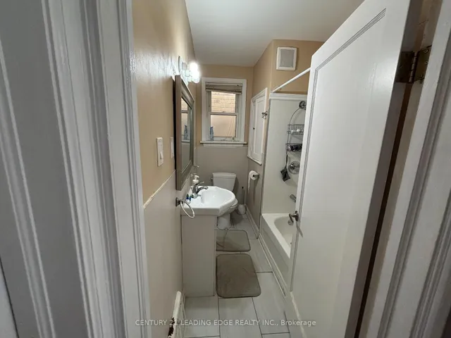 Additional image 18 of 106 Whitney Ave