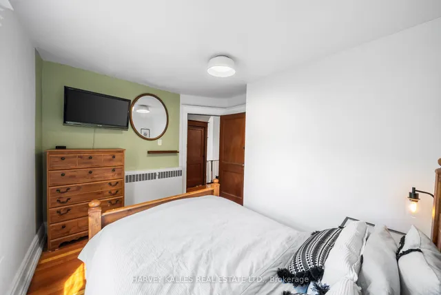 Additional image 23 of 105 South Oval