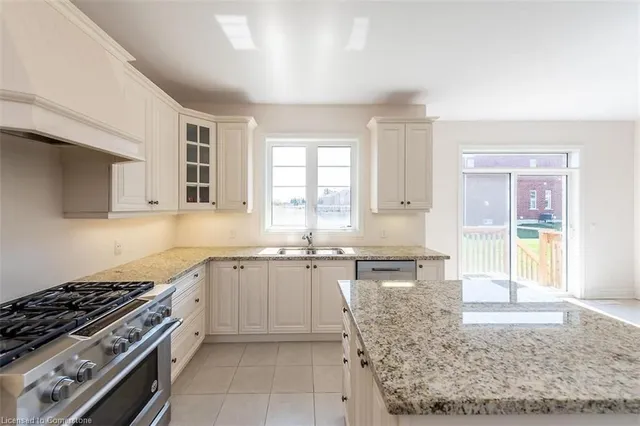 Additional image 4 of 30 Robertson Rd