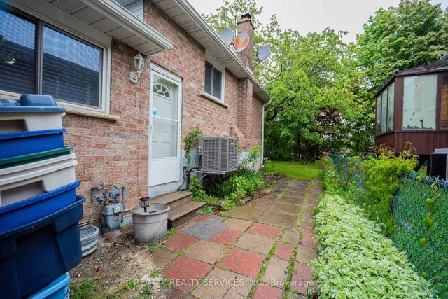 Additional image 30 of 41 Mallard Cres