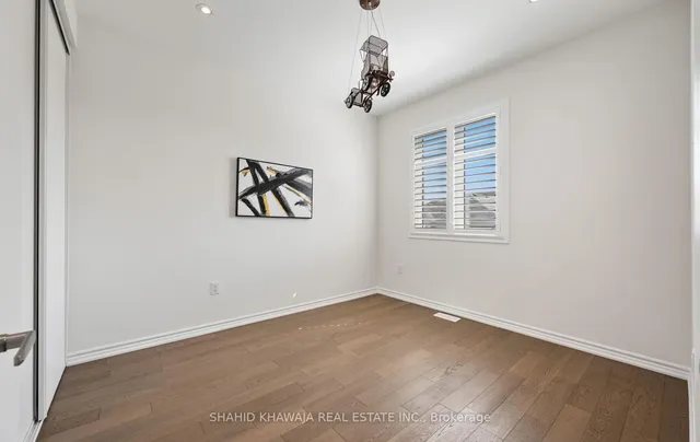 Additional image 29 of 1304 Basswood Cres