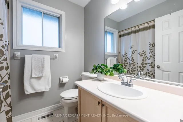 Additional image 24 of 38 Fellowes Cres