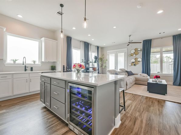 2503 Des Chaumes St, Houston, TX 77026