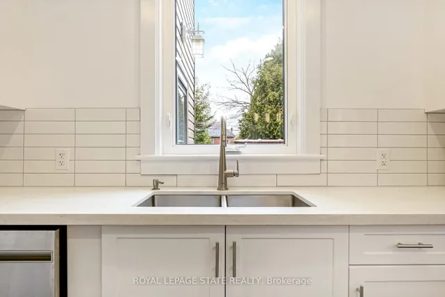 Additional image 15 of 366 Aberdeen Ave