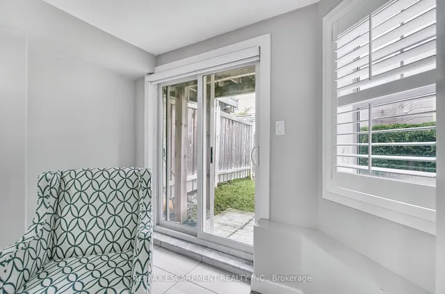 Additional image 41 of 71 CATHEDRAL Crt