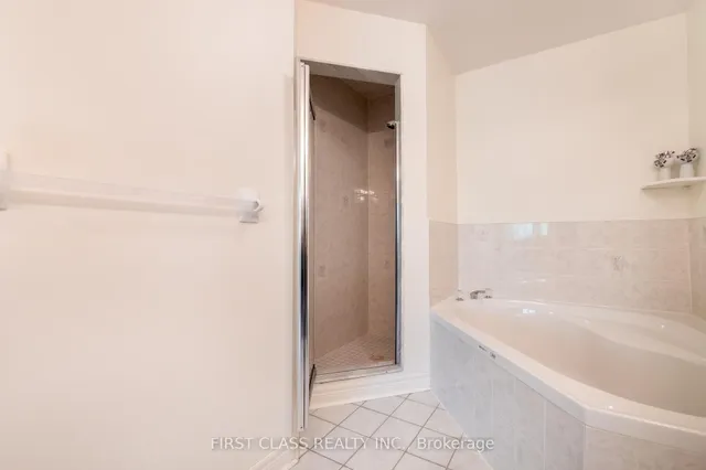 Additional image 30 of 10A Leaside Park Dr