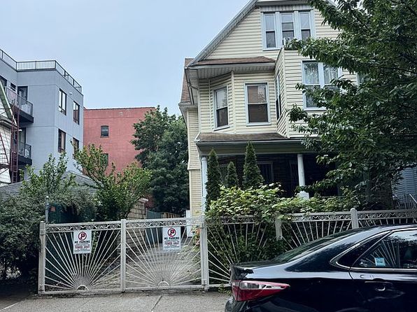 449 E 25th St, Brooklyn, NY 11226