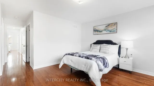 Additional image 33 of 72 Campwood Cres