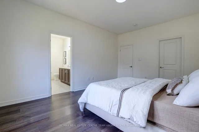 Additional image 23 of 436 Royal West Dr