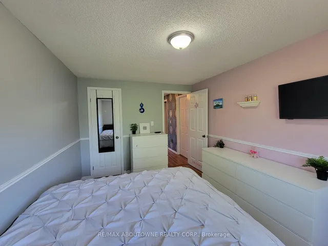 Additional image 25 of 1 Royalwood Crt Unit 44