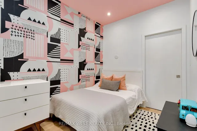 Additional image 25 of 21 Cowan Ave