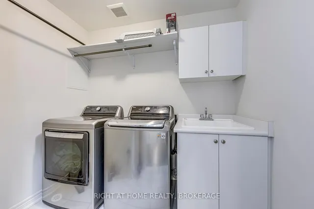 Additional image 10 of 451 Dundas St