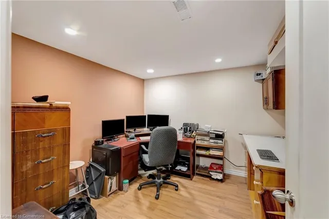 Additional image 32 of 182 Solomon Cres